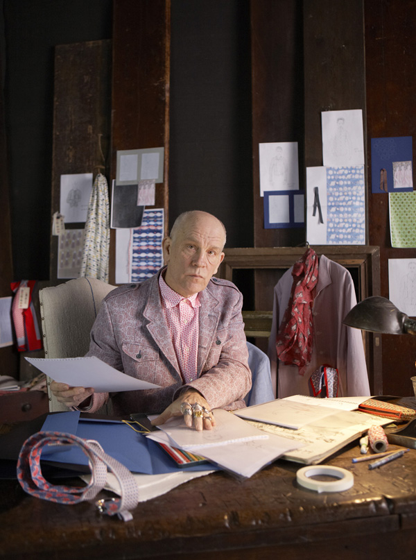 john malkovich 为yoox独家设计限量男士沙滩系列